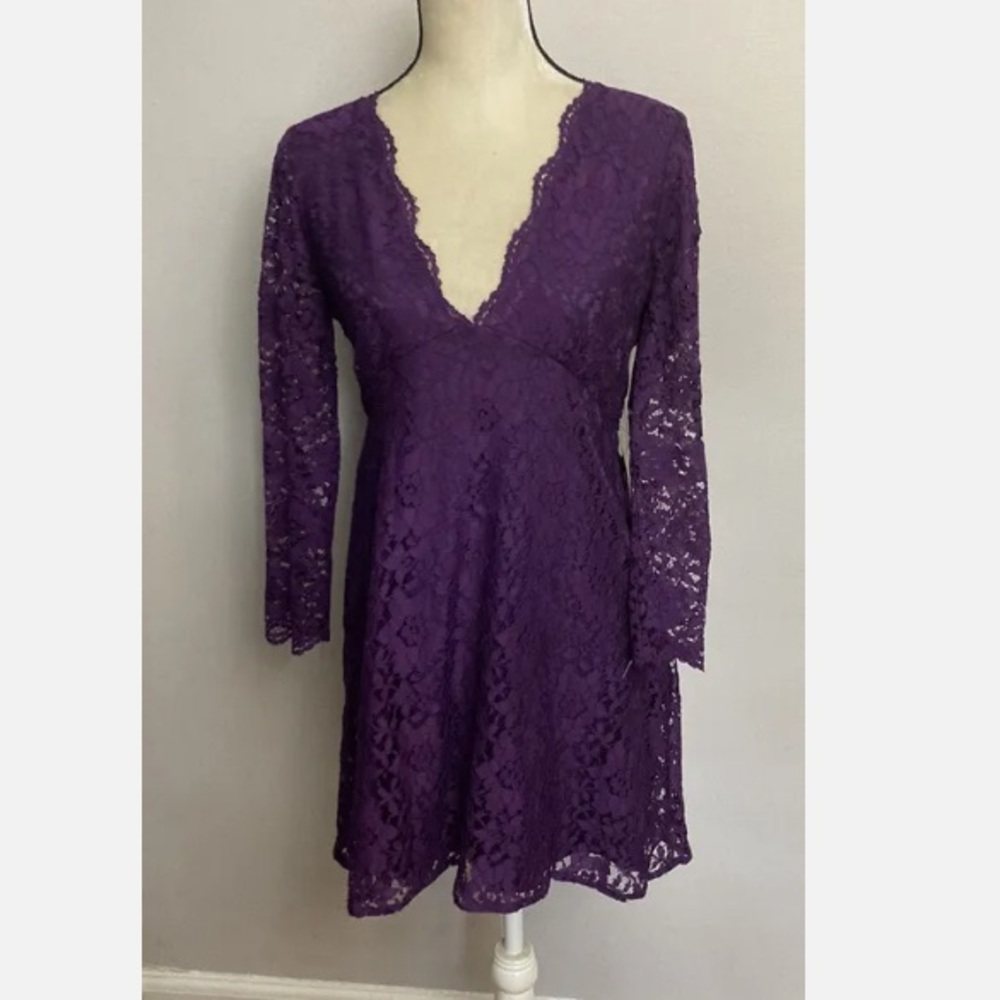 9-27 Lulus Long Sleeve Purple Dress Lace Plunge Neckline Skater Mini Medium NWT
